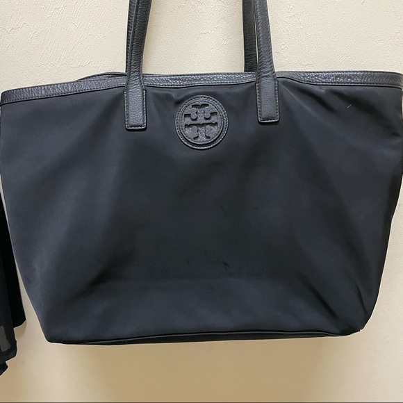 Tory Burch Handbags - Tory Burch East-West Nylon Tote Bag